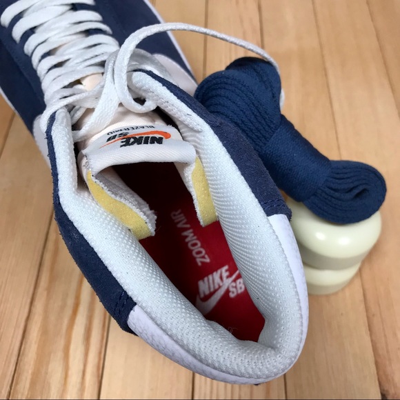 Nike SB Zoom Blazer Mid Navy Blue White Red Shoes - Picture 4 of 5